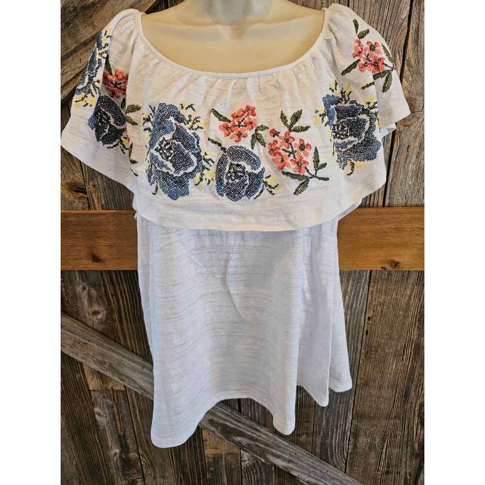 NWT new retrology peasant blouse frill collar embroidered floral accent M top